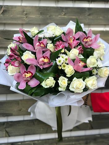 Букет цветов из: Розы и Хризантемы в Анжеро-Судженске