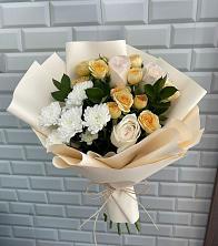 Букет цветочный вальс в Анжеро-Судженске Букет цветов из:  Розы и Хризантемы в Анжеро-Судженске