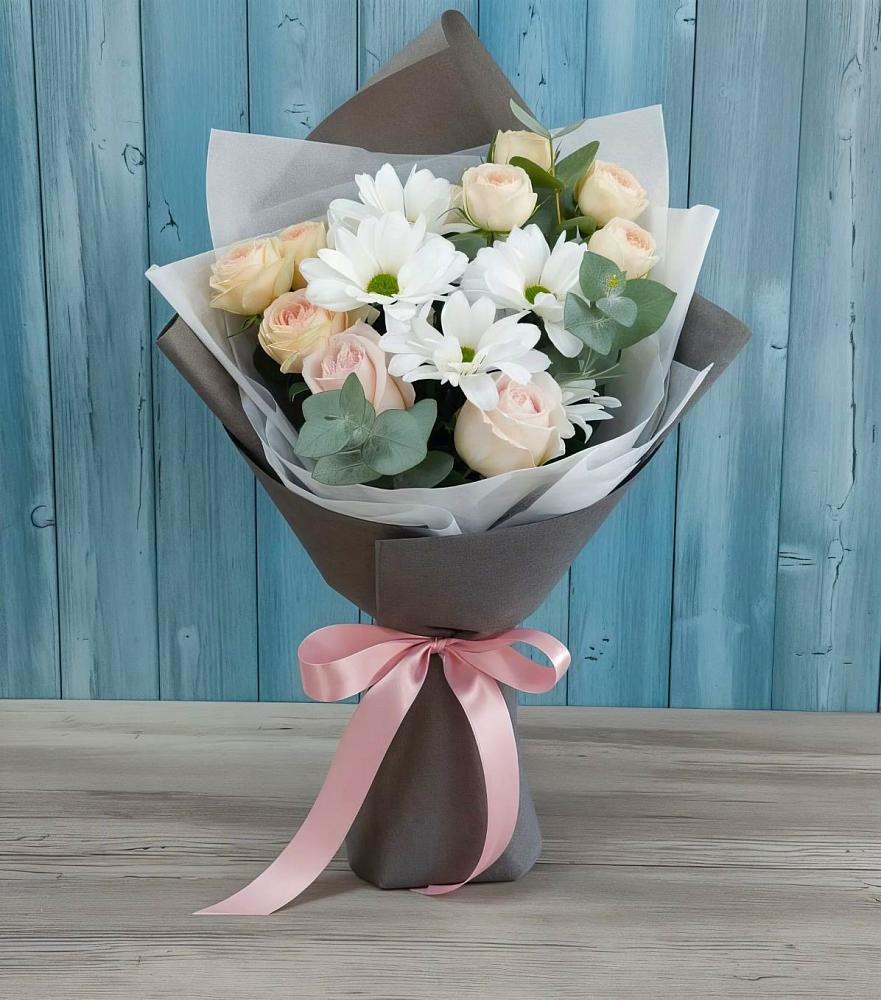 Букет цветов из: Хризантемы и Розы в Анжеро-Судженске