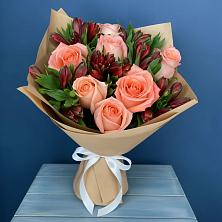 Букет Сплетённые любовью в Анжеро-Судженске Букет цветов из:  Розы и Альстромерии в Анжеро-Судженске