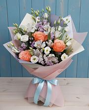 Букет цветов из:  Лизиантусы, Розы, Альстромерии и Гипсофила в Анжеро-Судженске