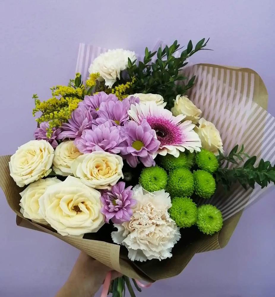 Букет цветов из: Хризантемы, Розы, Гвоздики и Герберы в Анжеро-Судженске