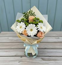 Букет герберы и розы в Анжеро-Судженске Букет цветов из:  Герберы, Розы и Хризантемы в Анжеро-Судженске