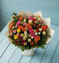 Букет Микс из разноцветных кустовых роз в Анжеро-Судженске
